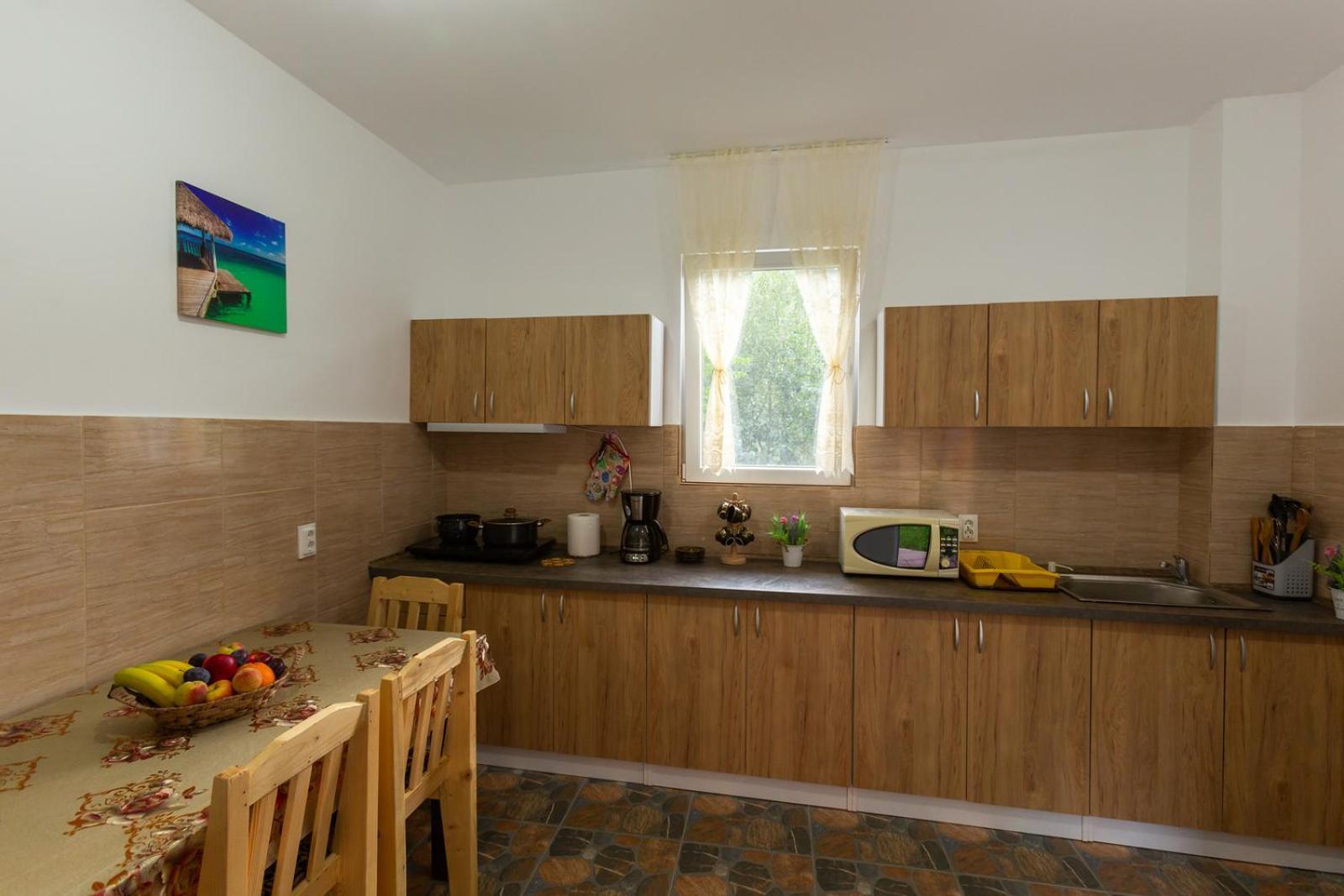 Casa Vio Guest House Nehoiu Bagian luar foto