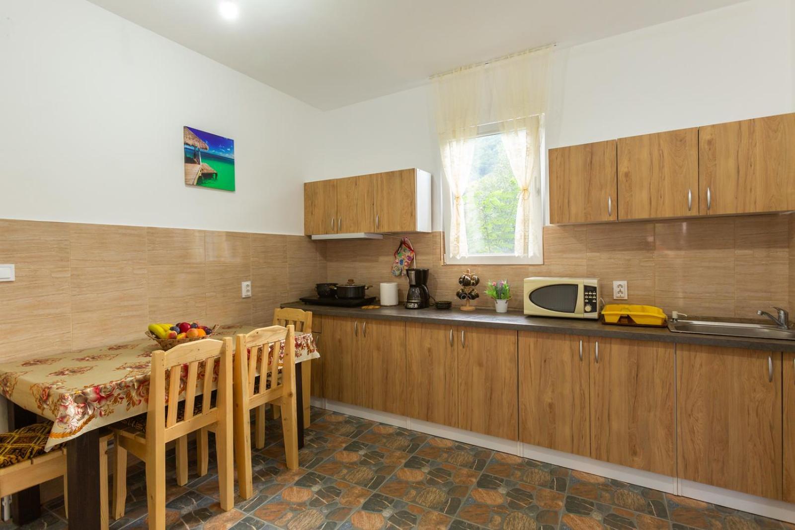 Casa Vio Guest House Nehoiu Bagian luar foto