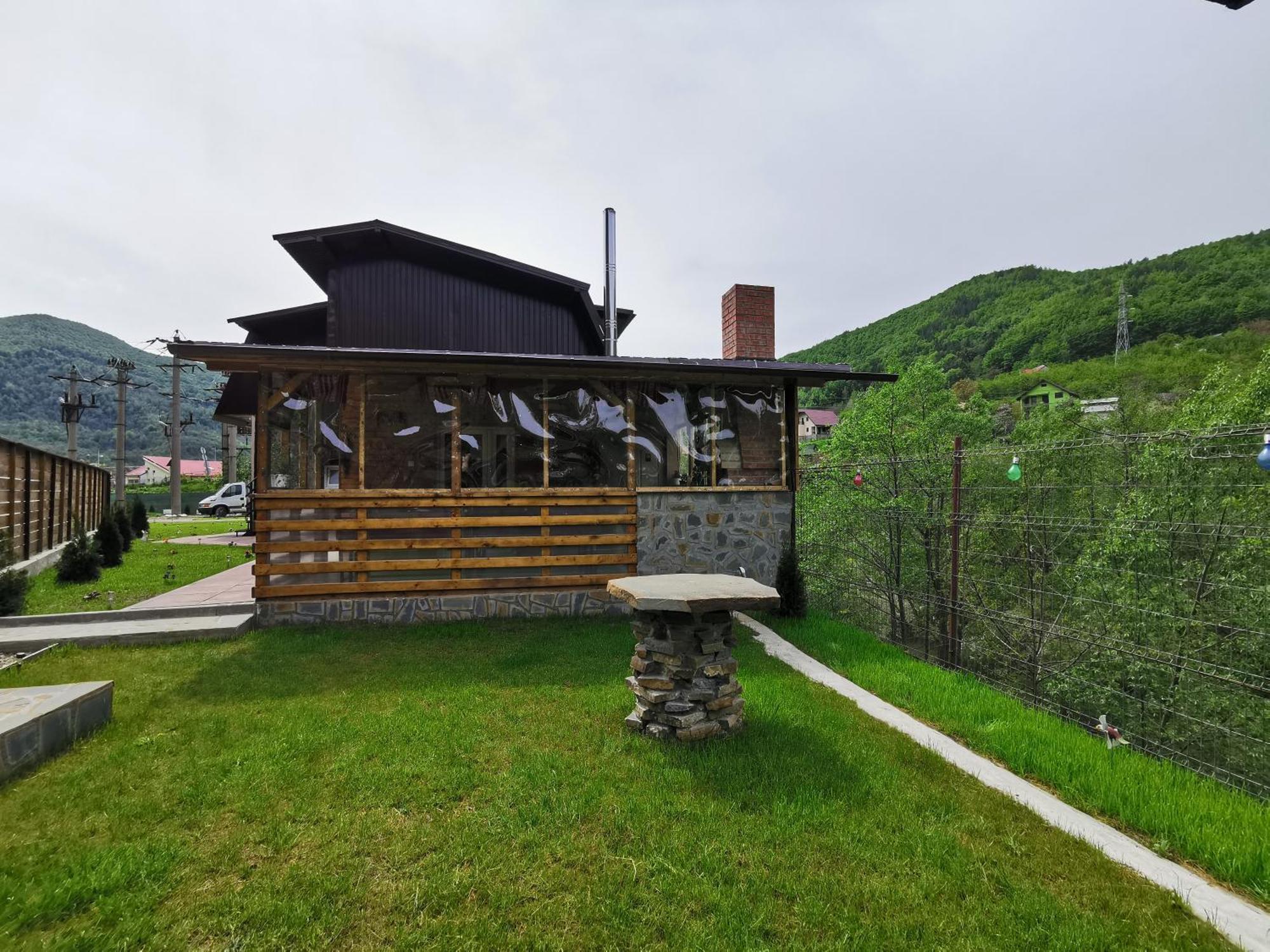 Casa Vio Guest House Nehoiu Bagian luar foto