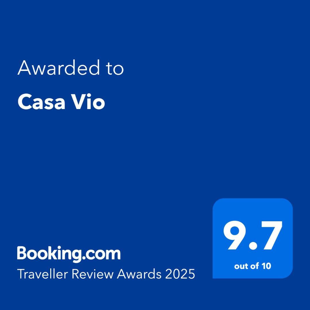 Casa Vio Guest House Nehoiu Bagian luar foto